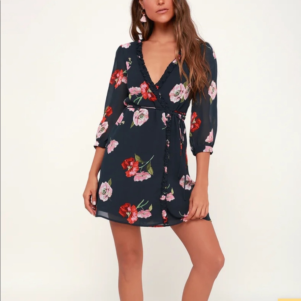 Lulu’s Mini Floral Wrap Dress- Perfect Condition💙